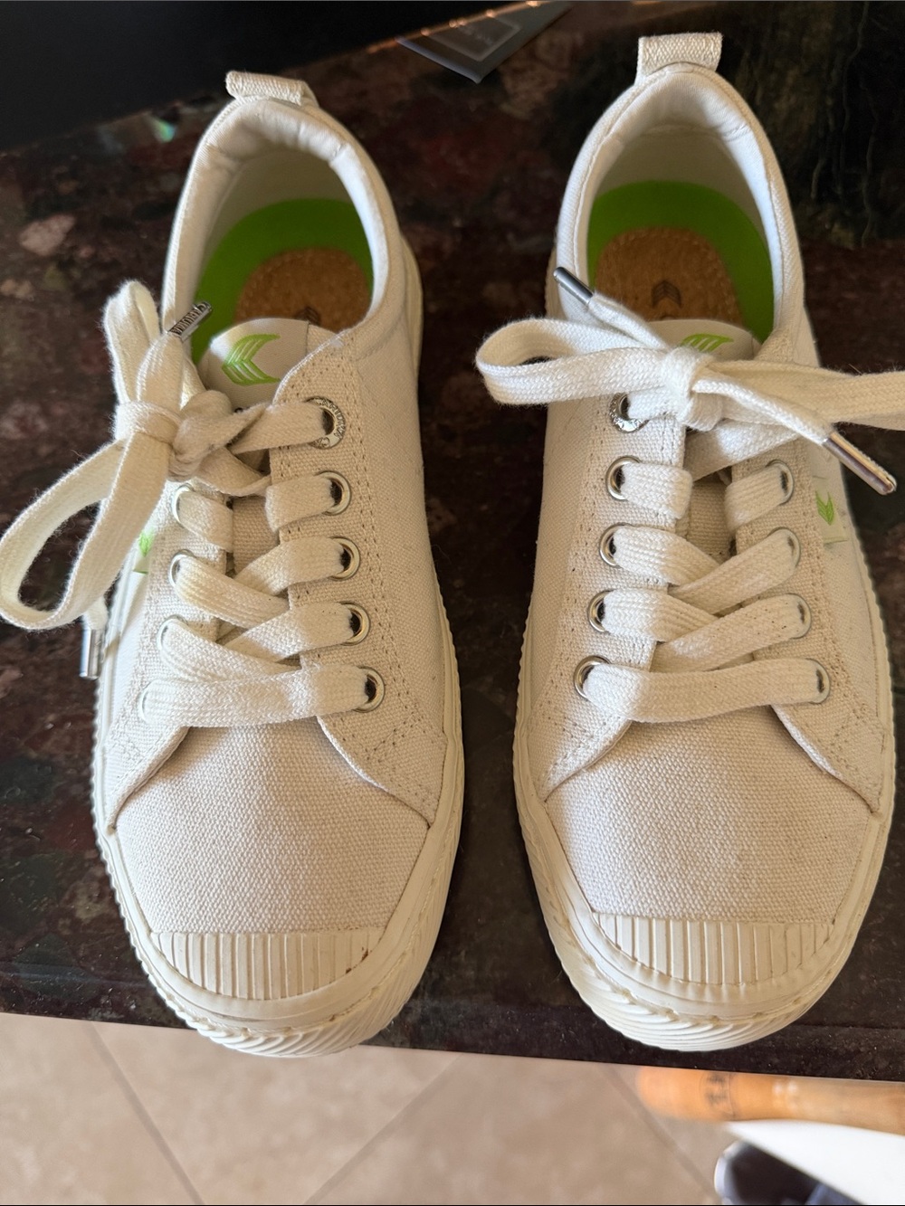 CARIUMA White Canvas low top Lace-Up Sneakers with Green Insole